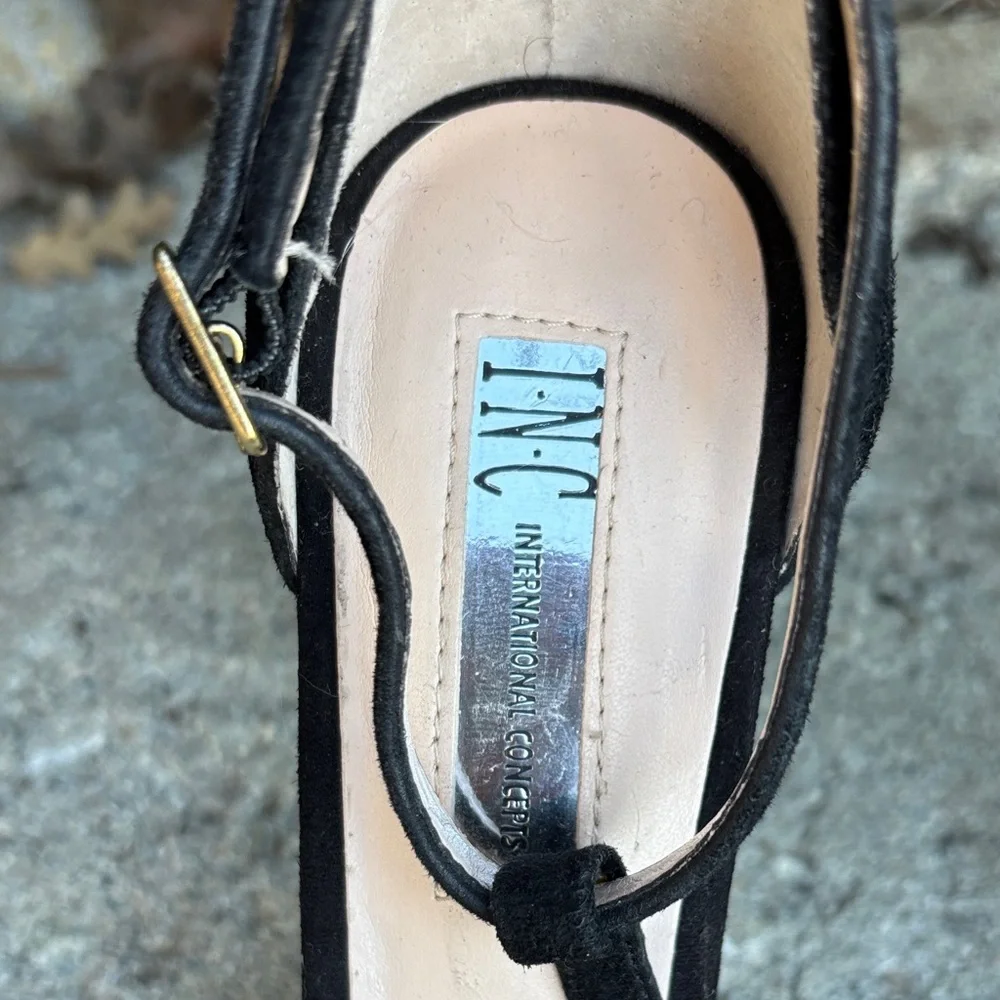 INC International Concepts Reesie Black‎ Leather Bow Heels. 7.5